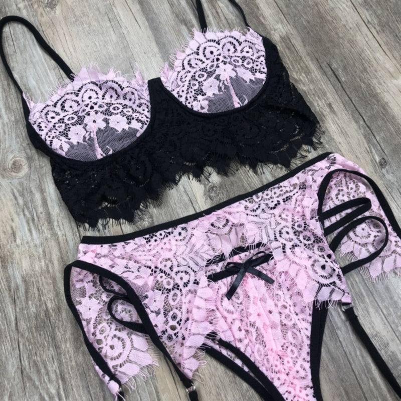 <transcy>Ensemble de lingerie 3 pièces en dentelle Valentina La Belle Fantastique | Ensemble de lingerie sexy | Cadeau de mariée | Ensemble de lingerie en dentelle | Ensemble de lingerie noire | Ensemble de lingerie transparente</transcy>