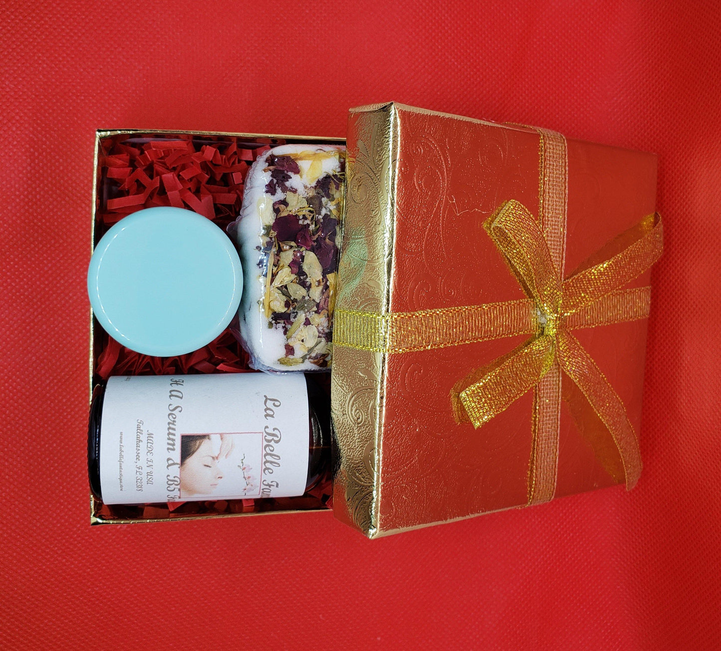 Spa Set for Women, Spa Gift Set for Mom, Gifts Under 30, Natural Bath Gift Basket Women | 1 1oz hyaluronic acid serum | 1 Lip mask | 1 Bath Bomb - La Belle Fantastique