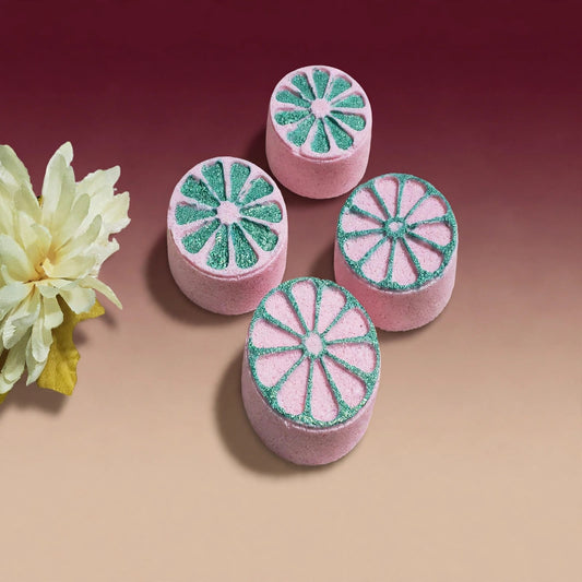 La Belle Fantastique Pack of 8 Bath Bombs 4.1oz Large Size Assorted Colors & Scents Handmade Cocoa Butter Moisturize Dry Skin