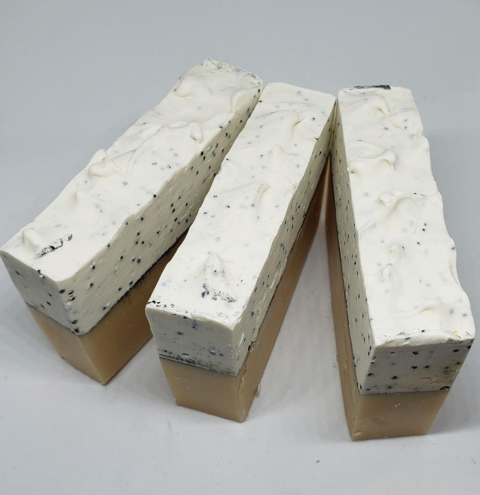 La Belle Fantastique Poppy Seeds Soap | handmade soap | cold process soap | soap | gift soap - La Belle Fantastique 