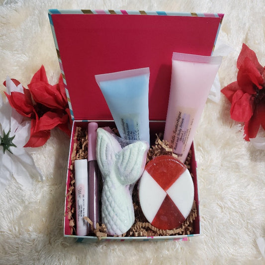 Spa Set for Women, Spa Gift Set for Mom, Gifts Under 25, Natural Bath Gift Basket Women | 1 Bath Bomb| 1 Peppermint Soaps | 1 Lip Gloss | 1 Lip Balm | 2 1oz Hand Lotion - La Belle Fantastique 