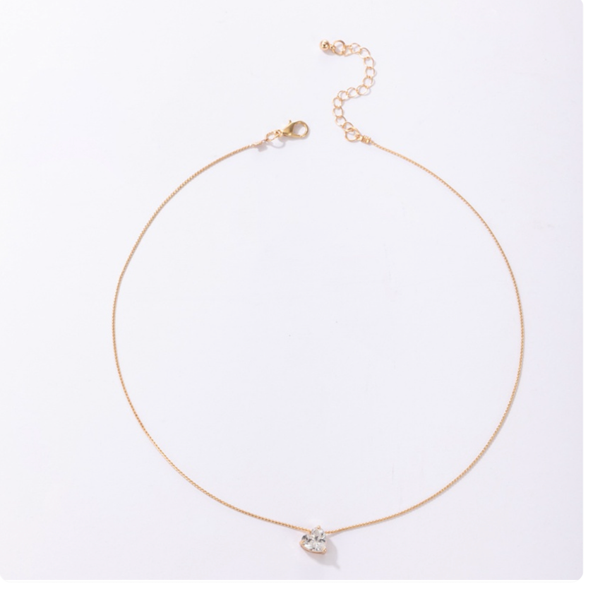 La Belle Fantastique Gorgeous Zircon Diamond studded Heart Shaped Clavicle Chain Necklace Gold Plated